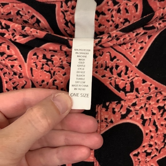 Lularoe One Size Heart Print Valentines Day Leggings - Picture 4 of 5